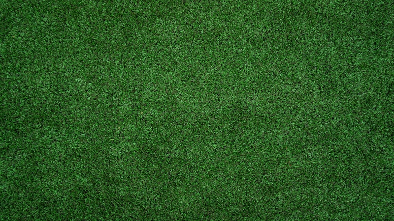 Green artificial turf